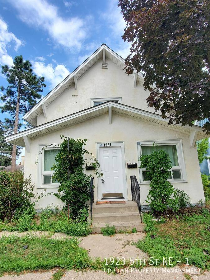 Apartment for rent at 1923 5th St NE #1, Minneapolis, MN 55418