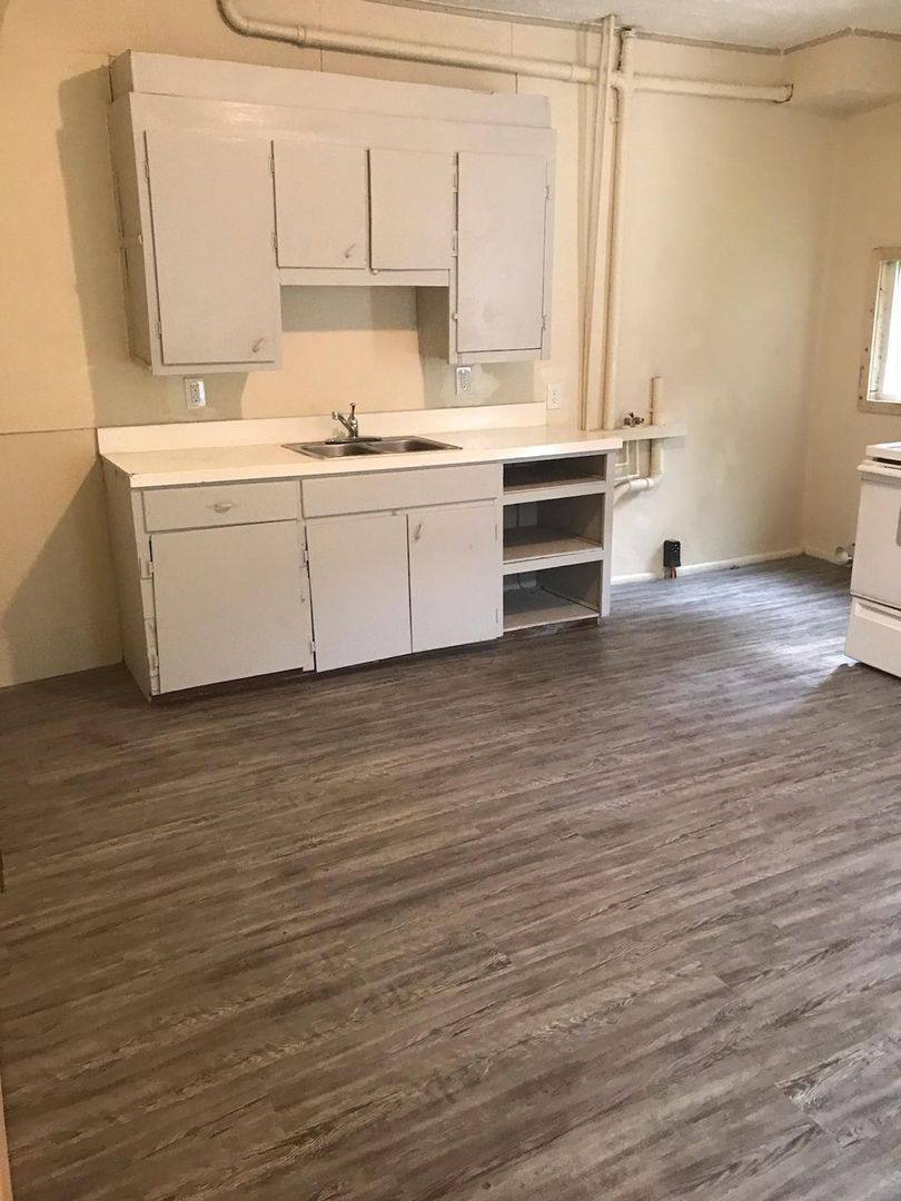 Apartment for rent at 73-75 N 9th St, Newark, OH 43055
