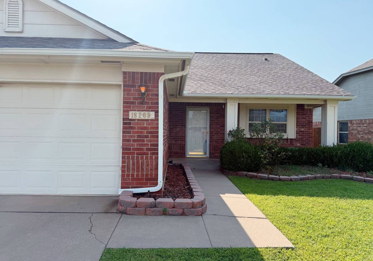 House for rent at 18209 Montoro Way, Edmond, OK 73012