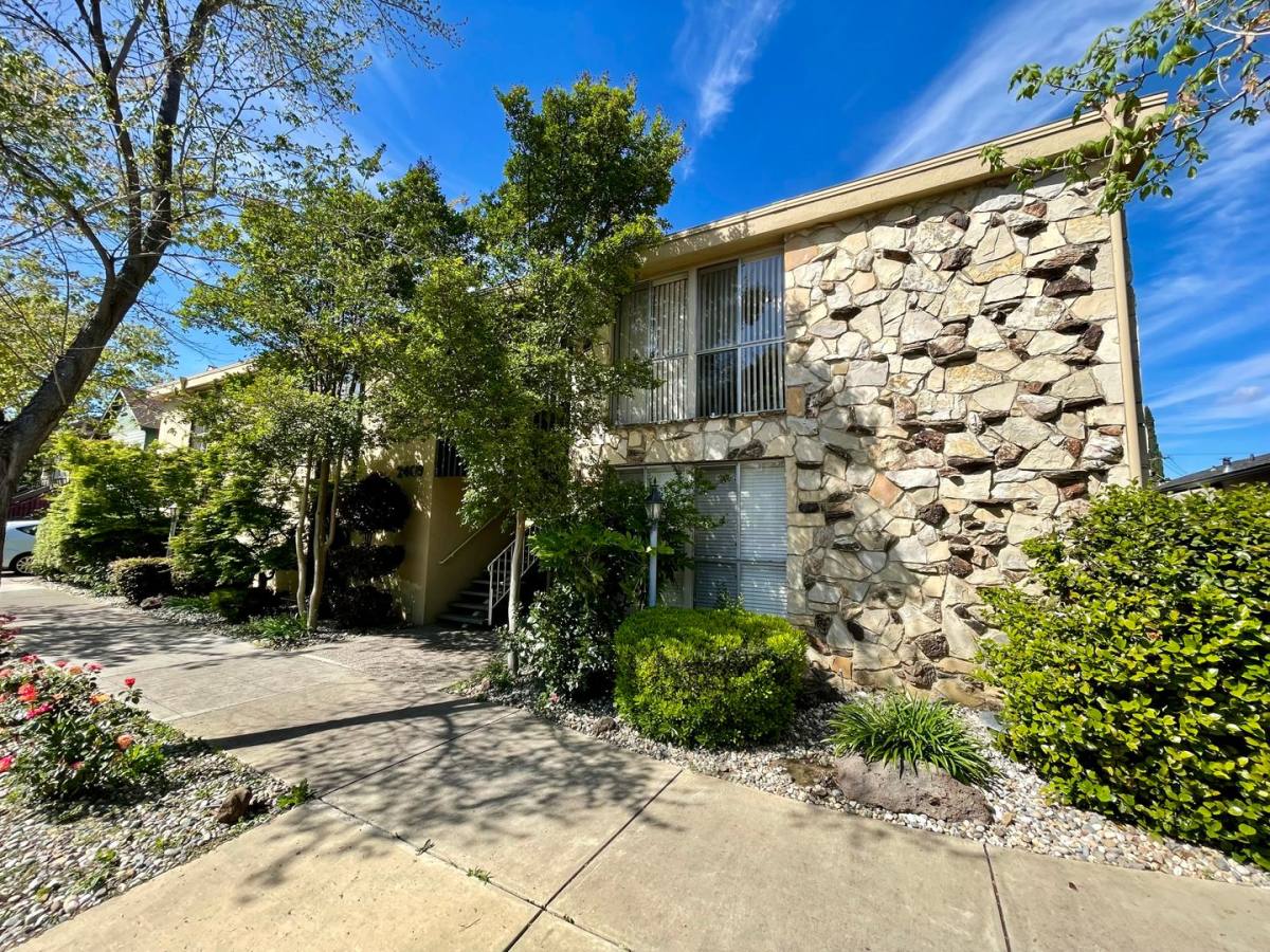 Apartment for rent at 2409 Q St, Sacramento, CA 95816