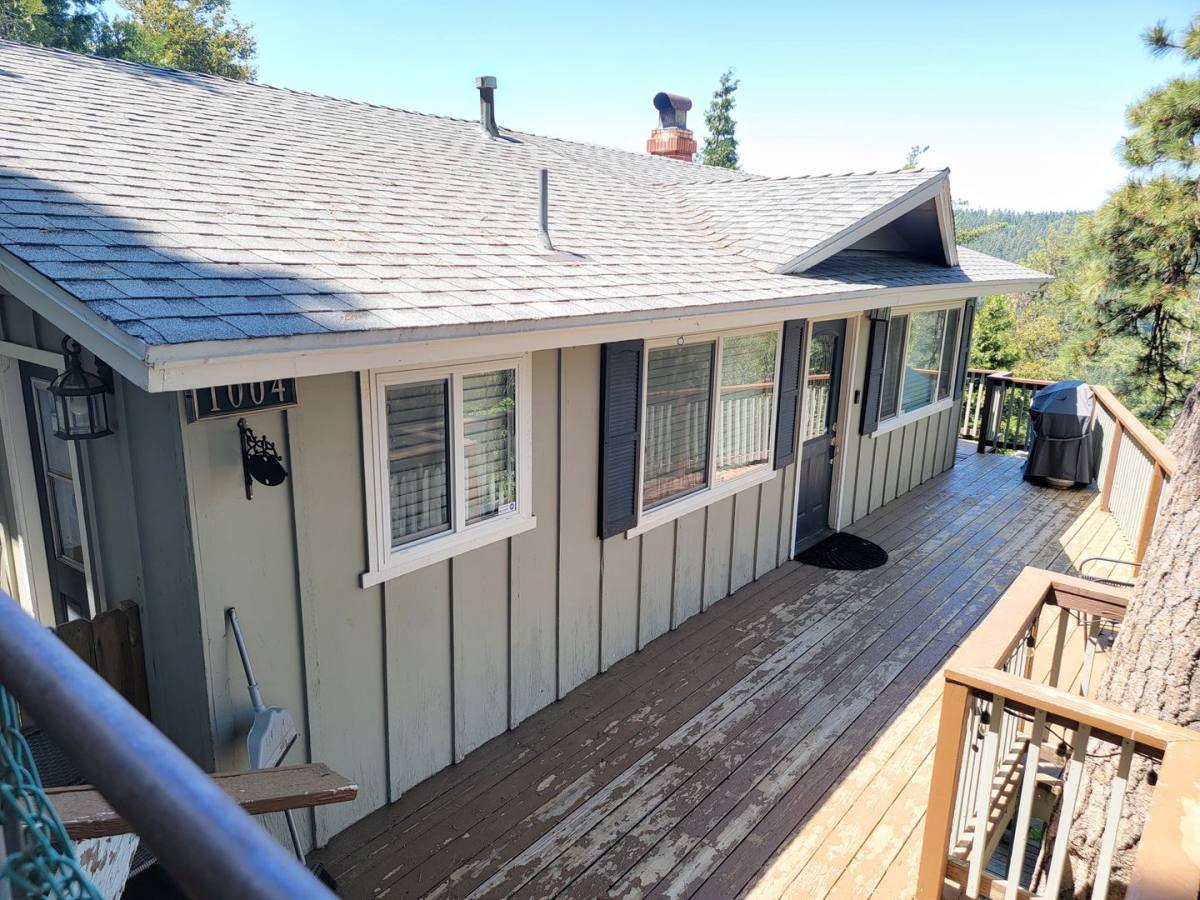House for rent at 1004 Chillon, Crestline, CA 92325