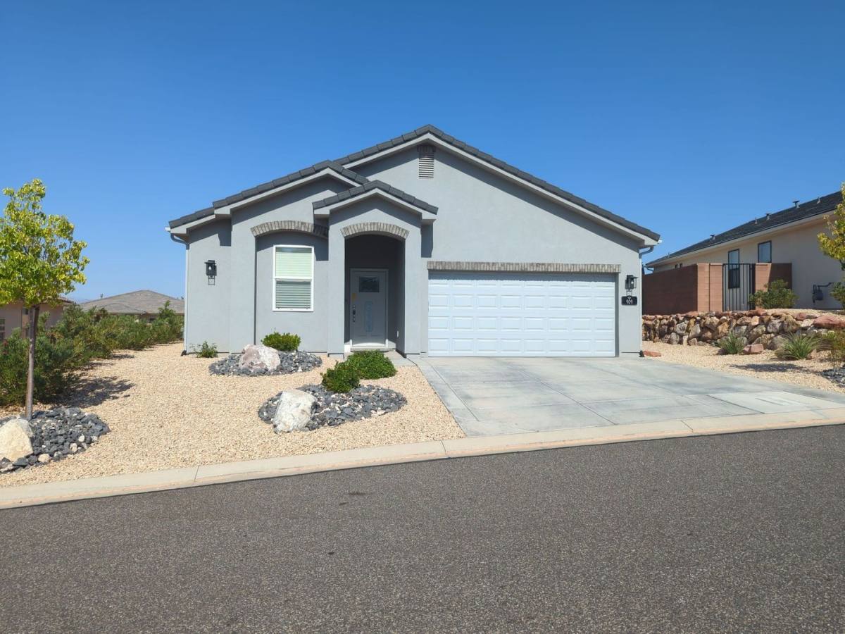 House for rent at 909 N Pleasant Valley Lane, Washington, UT 84780