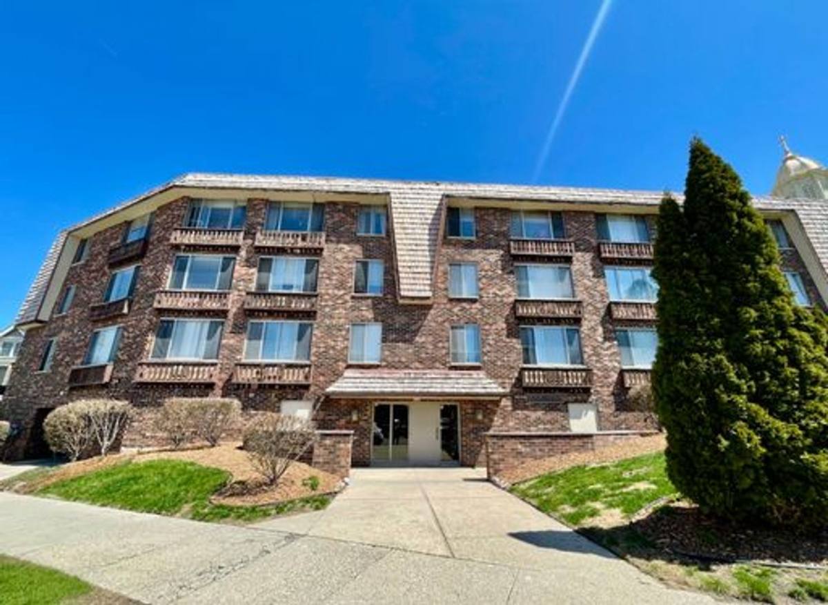 Apartment for rent at 2636 S Logan Ave, Milwaukee, WI 53207
