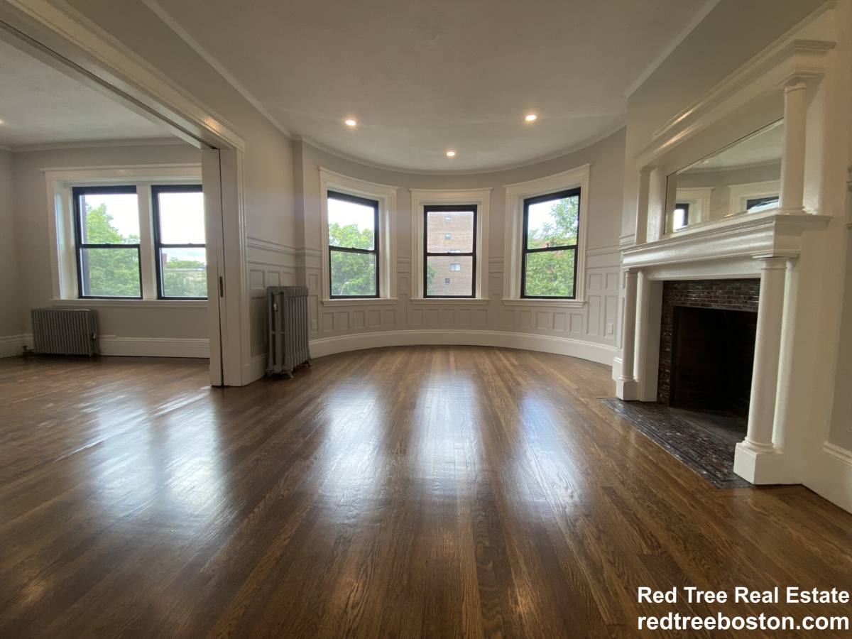 Apartment for rent at 1855 Beacon St #3, Brookline, MA 02445