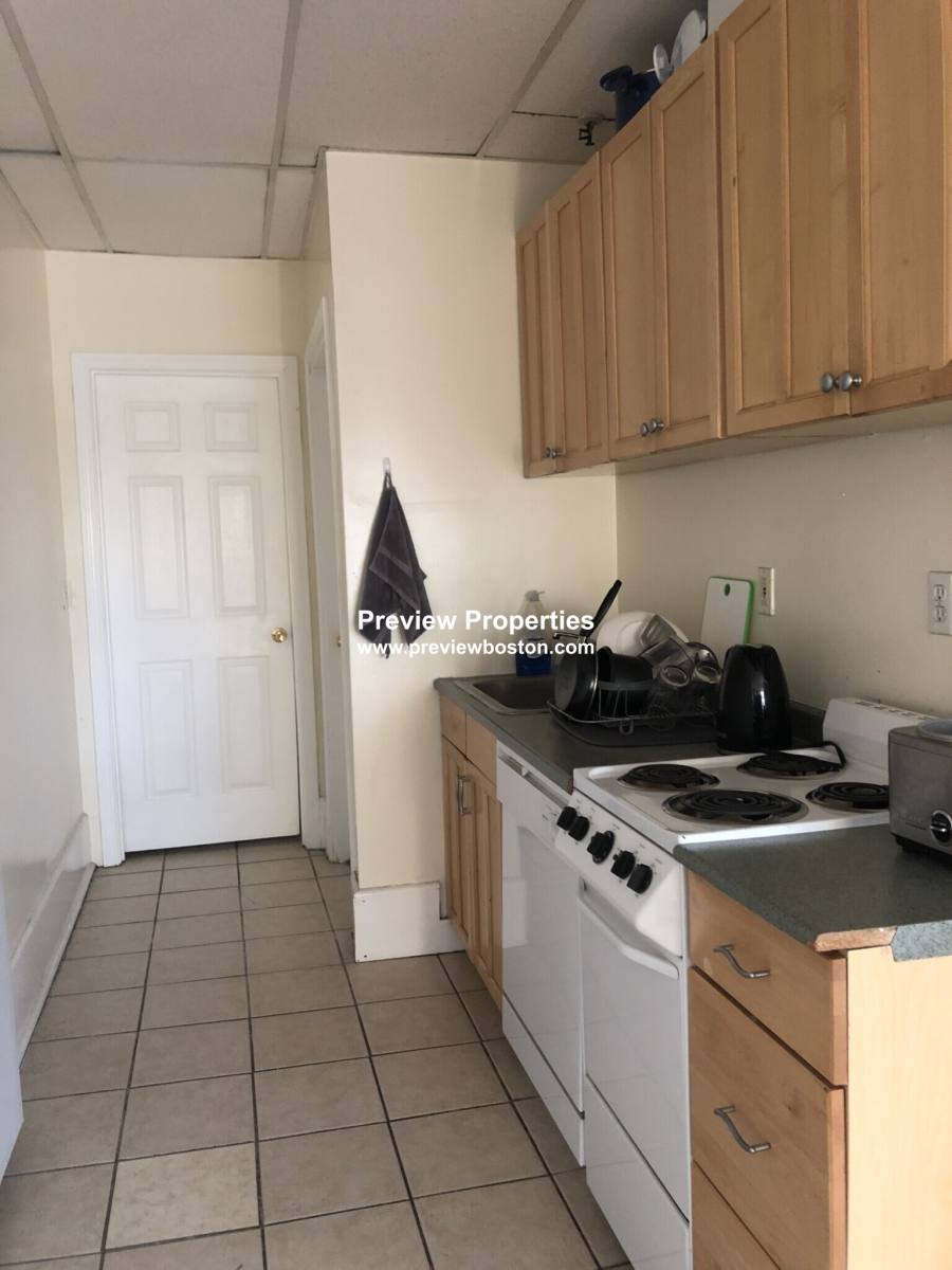 879 Beacon St #32P, Boston, MA 02215