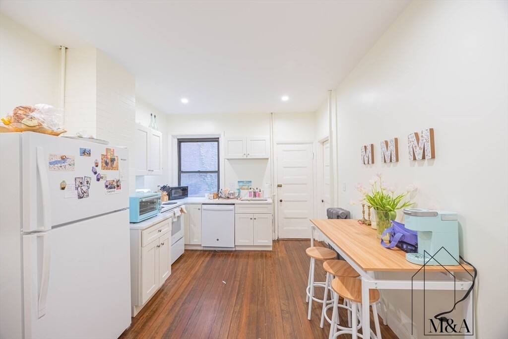 Apartment for rent at 1855 Beacon St #1, Brookline, MA 02445