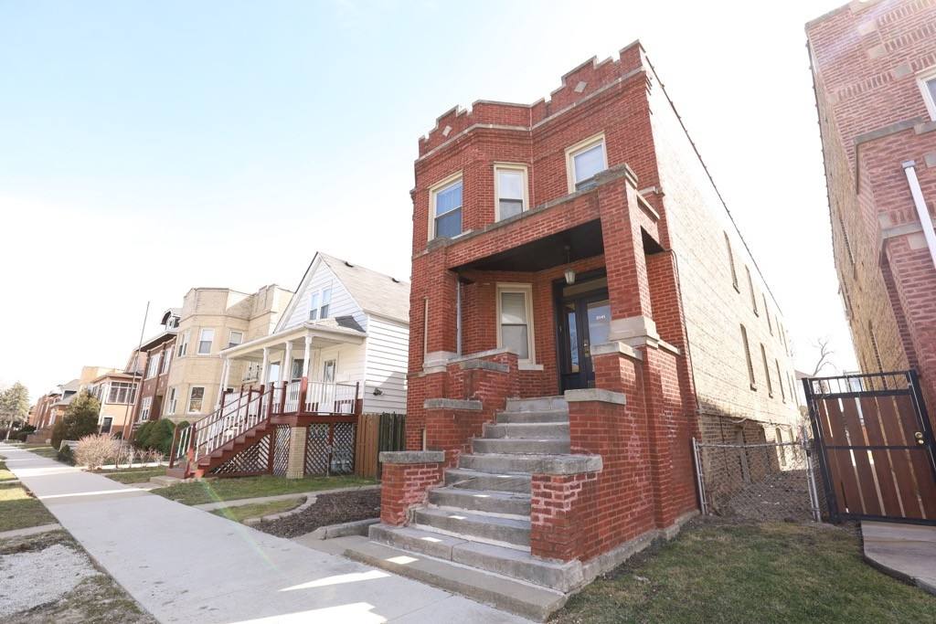 Apartment for rent at 5139 Roscoe #RA8, Chicago, IL 60641