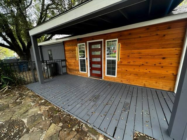 House for rent at 208 Cliffdale Ave, Dallas, TX 75211