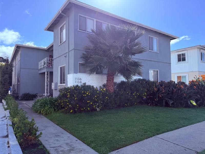 Apartment for rent at 1136 S Holt Ave, Los Angeles, CA 90035