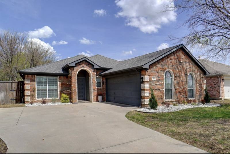 House for rent at 5908 Creekway Dr, Argyle, TX 76226