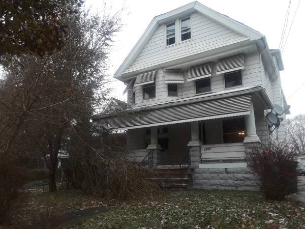 Apartment for rent at 4305 E 71st St #DOWNSTAIRS, Cleveland, OH 44105