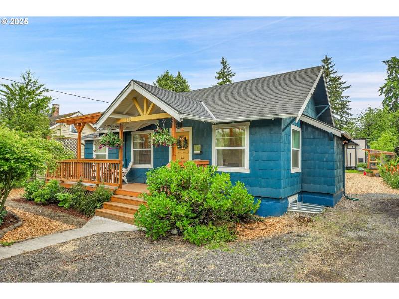 Apartment for rent at 5318 SE Ogden St #B, Portland, OR 97206