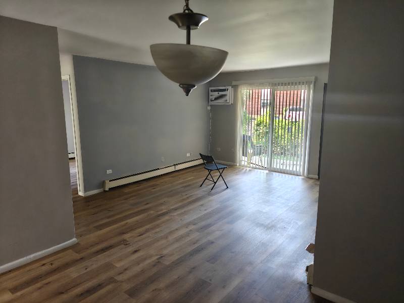 Apartment for rent at 2216 W Nichols Rd #B, Arlington Heights, IL 60004