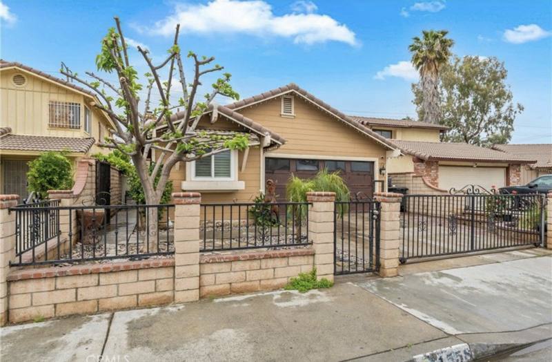 House for rent at 1558 Arrow Creek Dr, Perris, CA 92571
