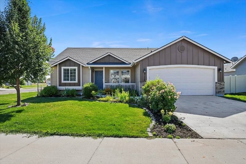 House for rent at 2114 N Rosedust Dr, Kuna, ID 83634