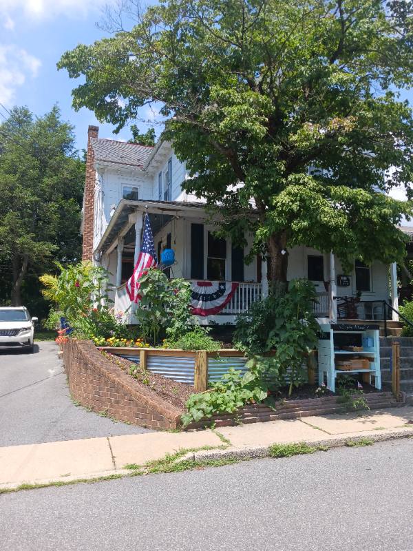 House for rent at 21 W Charlotte St, Millersville, PA 17551