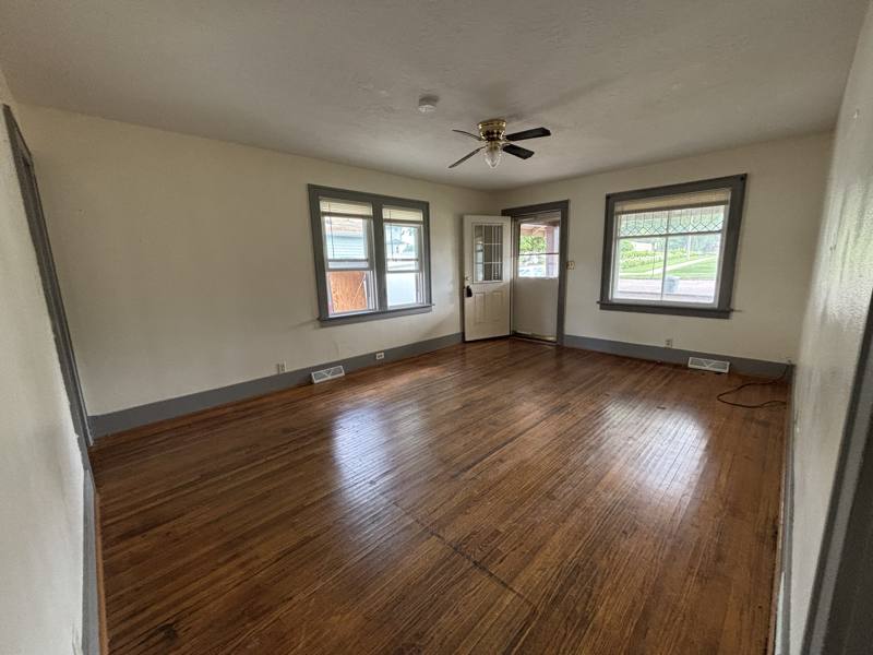 House for rent at 1008 W 3rd St, Sioux Falls, SD 57104