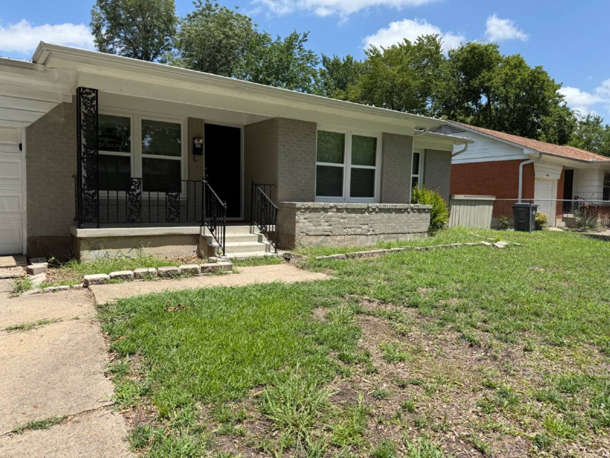 House for rent at 2821 Materhorn Dr, Dallas, TX 75228