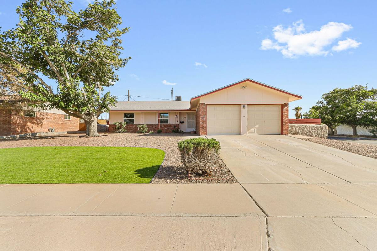 House for rent at 10200 Renfrew Dr, El Paso, TX 79925
