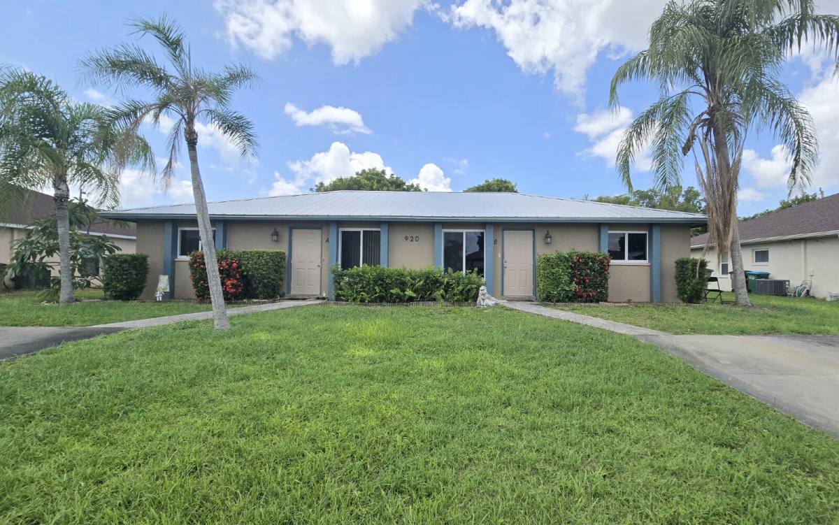 Townhouse for rent at 920 SE 13th St #B, Cape Coral, FL 33990