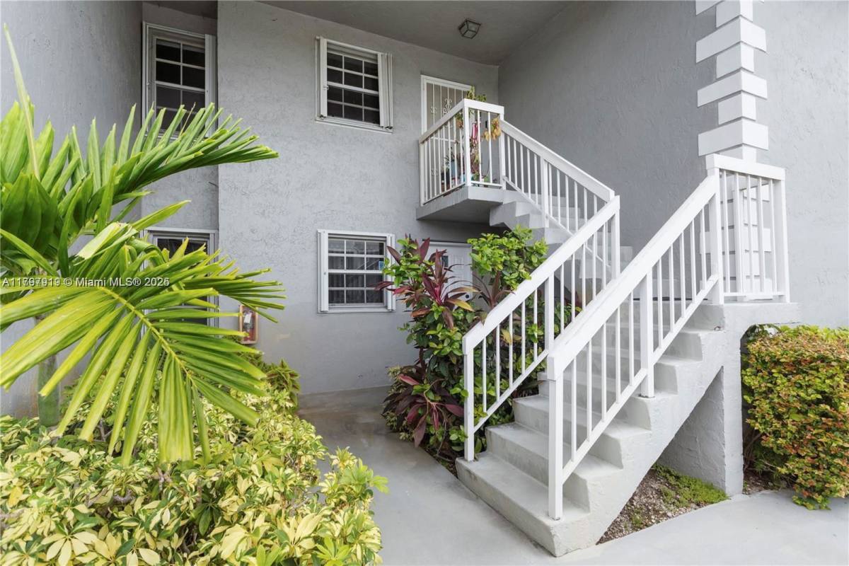 Apartment for rent at 434 NE 210th Circle Terrace #4A, Miami, FL 33179