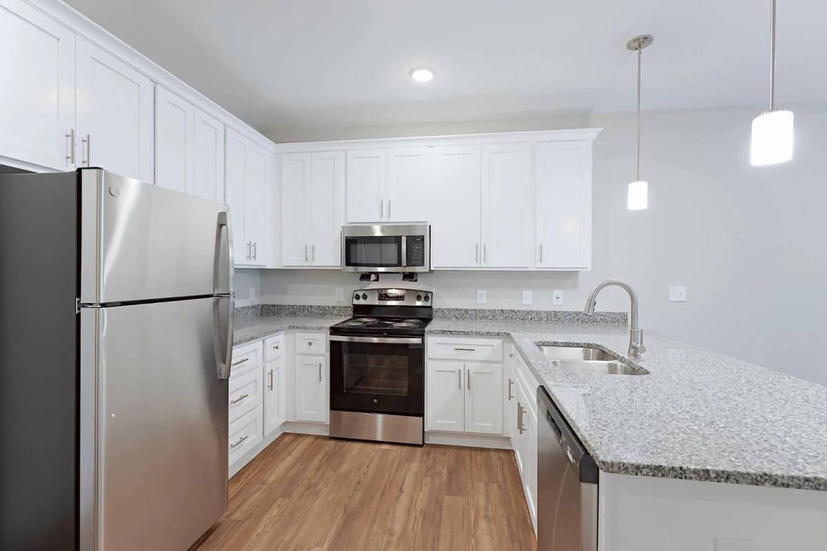 Apartment for rent at Crescent Pointe, 4650 Crescent Pointe Dr, North Charleston, SC 29418