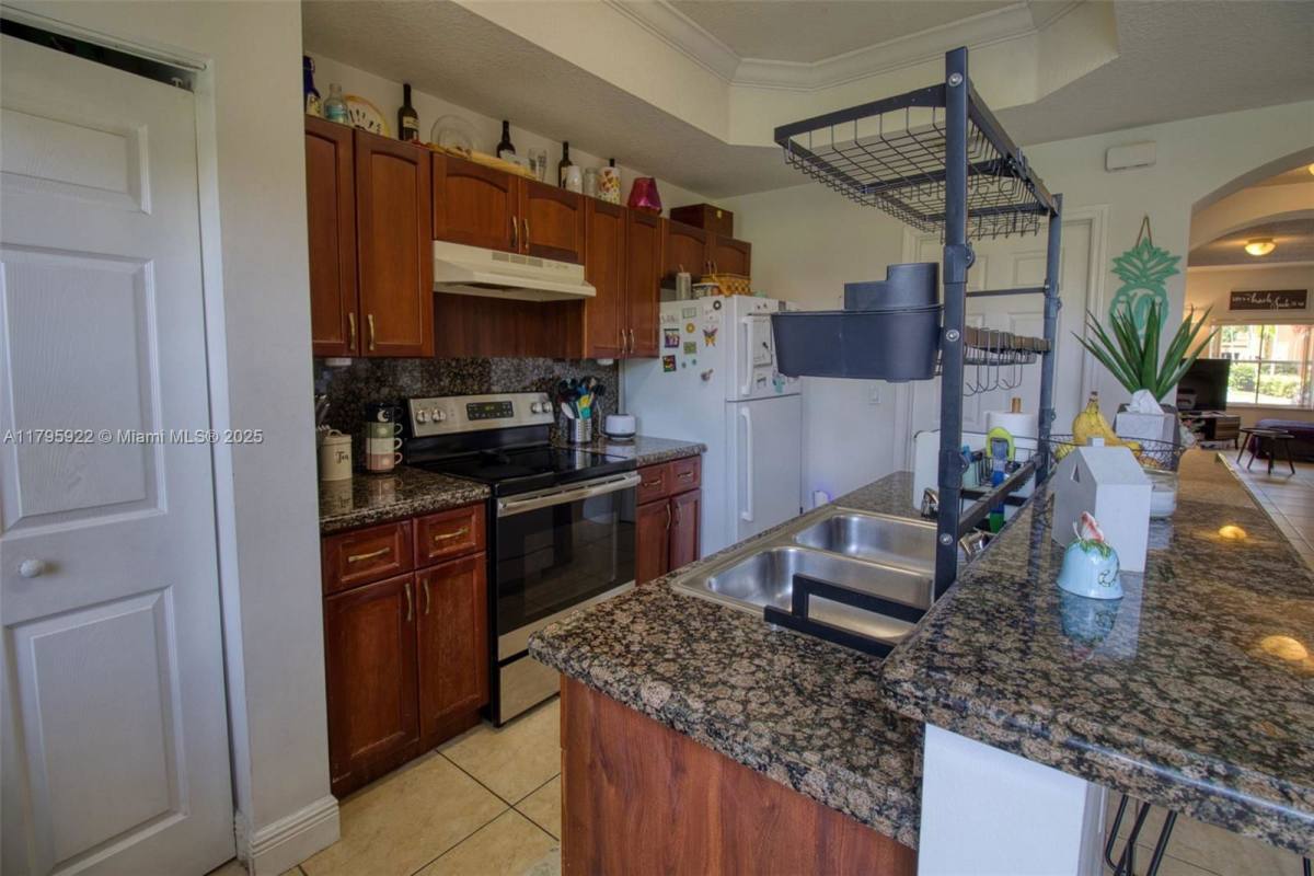Townhouse for rent at 4930 Windward Way #1205, Fort Lauderdale, FL 33312