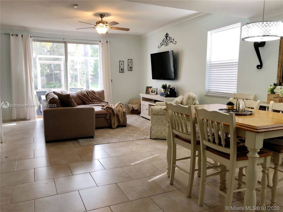 Townhouse for rent at 1372 Veracruz Lane #6-7, Fort Lauderdale, FL 33327