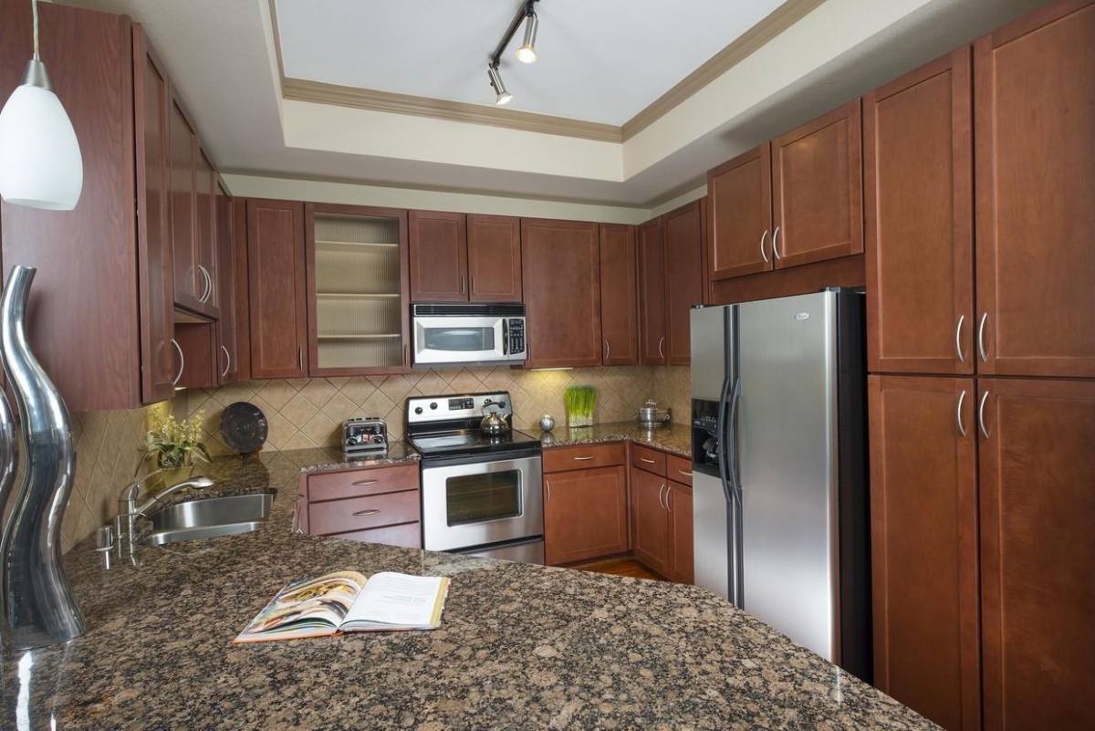 Apartment for rent at Villa Rosa, 2650 Cedar Springs Rd, Dallas, TX 75201