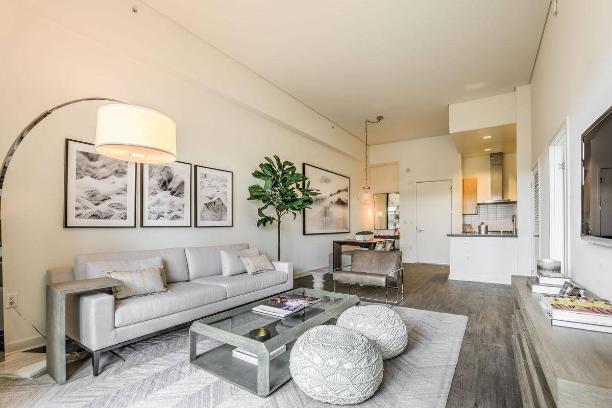 Apartment for rent at 2431 S Sepulevda Blvd, Los Angeles, CA 90064