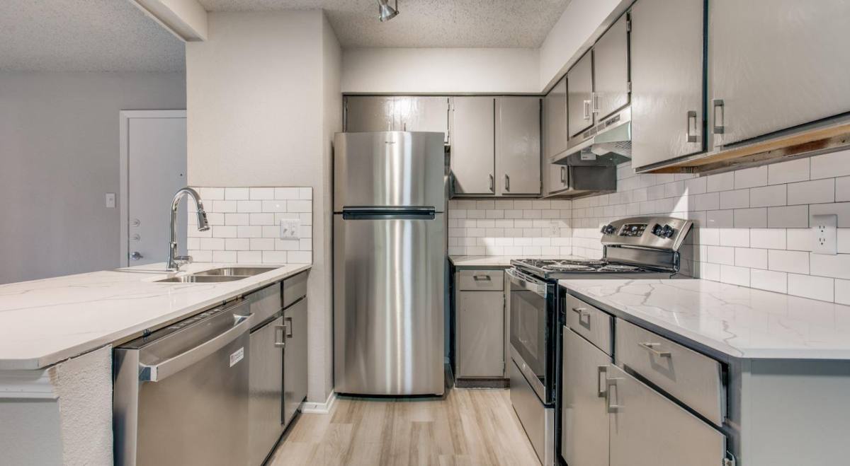Apartment for rent at Hardwood Luxury Apartment Homes, 8500 N Harwood Rd, North Richland Hills, TX 76180