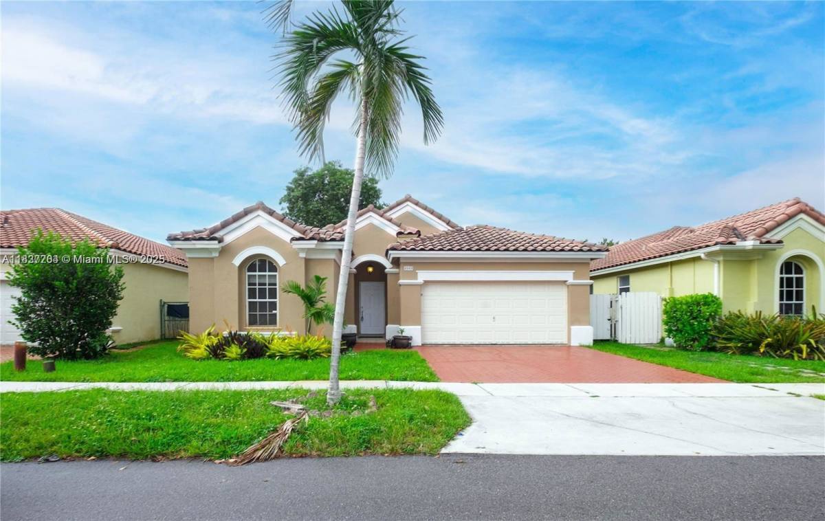 House for rent at 4949 SW 134th Ave, Hollywood, FL 33027