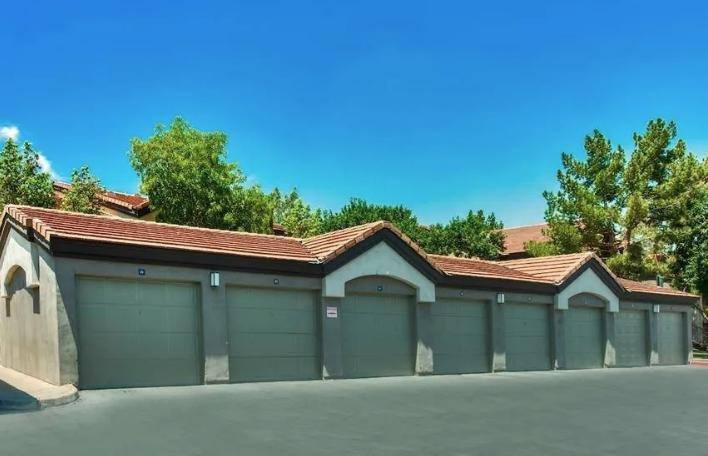 Apartment for rent at Carlyle South Mountain, 5151 E Guadalupe Rd, Phoenix, AZ 85044