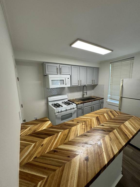Apartment for rent at 4278 Oxford Ave #202, Baton Rouge, LA 70808
