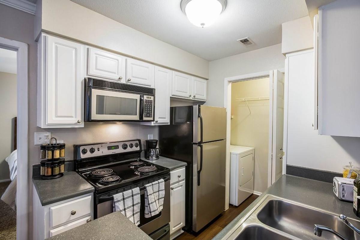 Apartment for rent at Briarhill Luxury Apartment Homes, 1470 Sheridan Rd NE, Atlanta, GA 30324