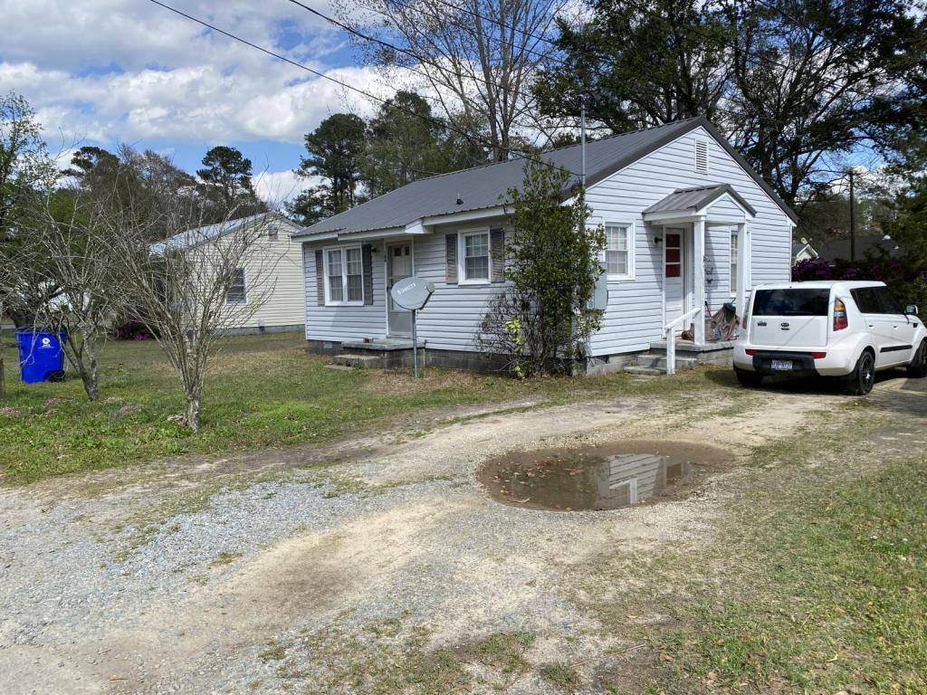 House for rent at 106 Willis St, Elizabethtown, NC 28337