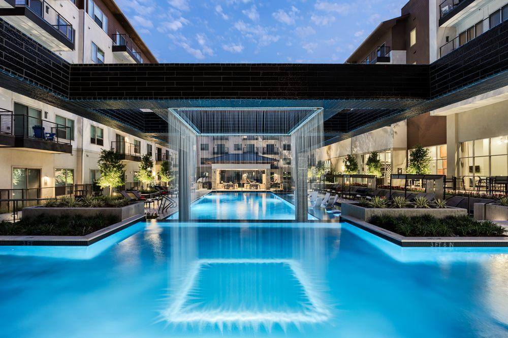 Apartment for rent at 1025 Preston Rd, Plano, TX 75093