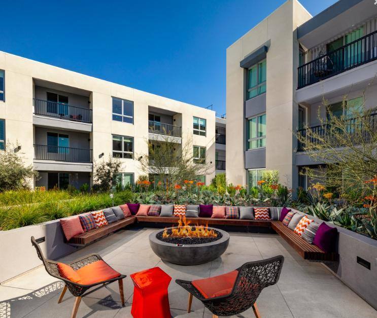 Apartment for rent at 11058 Chandler Blvd, North Hollywood, CA 91601