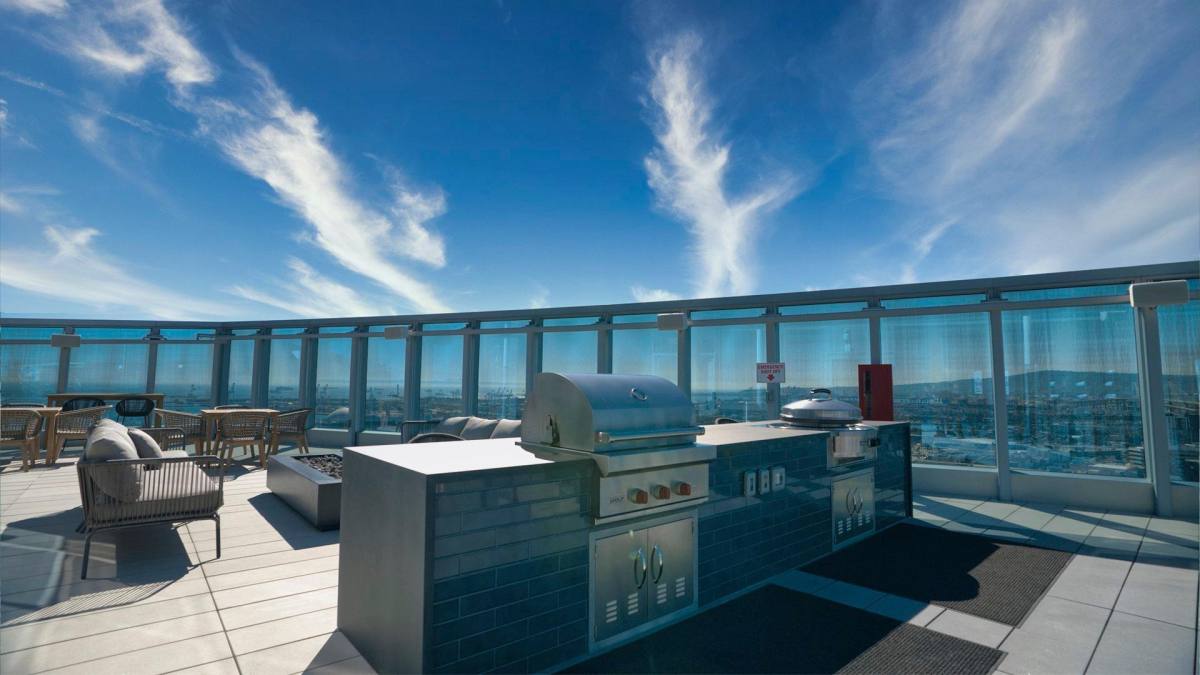 Apartment for rent at 777 E Ocean Blvd, Long Beach, CA 90802