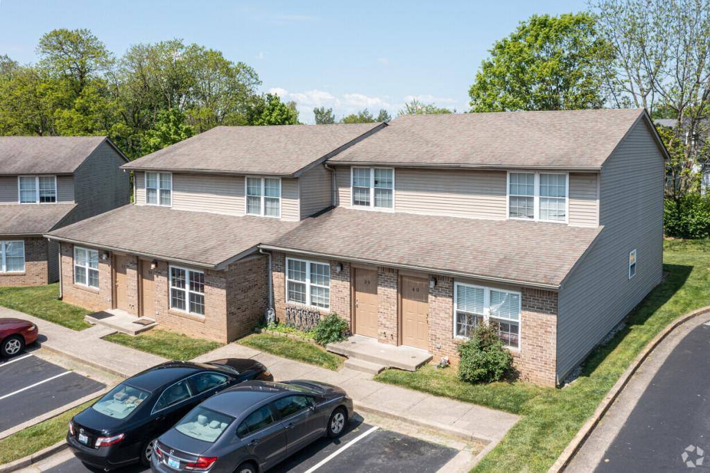 Townhouse for rent at 1100 Horsemans Lane, Lexington, KY 40504