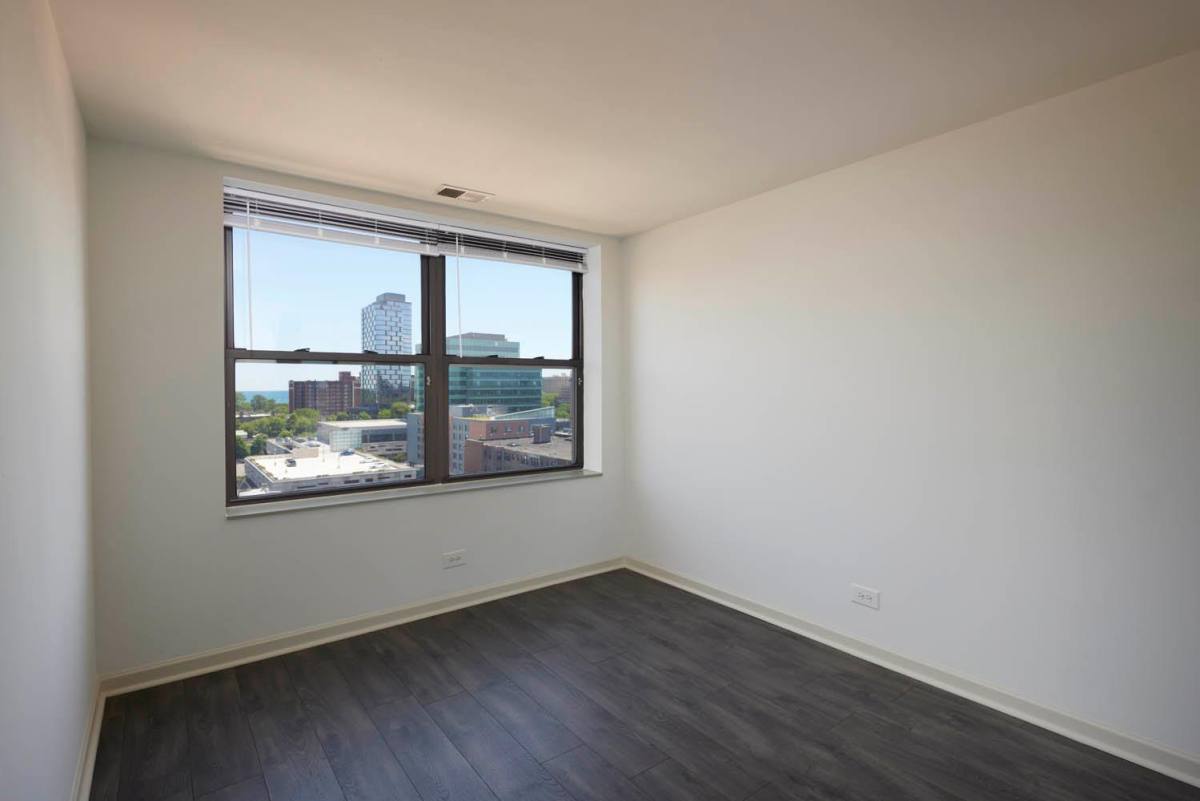 Apartment for rent at 5200 S Blackstone Ave, Chicago, IL 60615