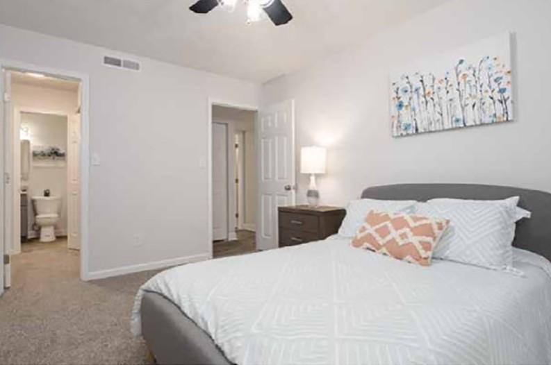 Apartment for rent at Lakeview Apartment Homes, 205 Summit Lake Dr, Stone Mountain, GA 30083