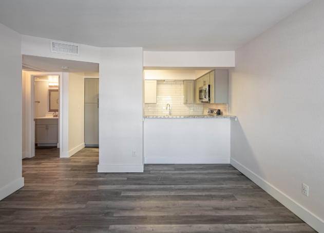 Apartment for rent at Las Colinas, 5704 W Thomas Rd, Phoenix, AZ 85031