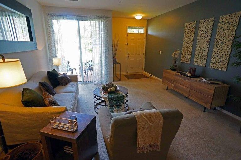 Apartment for rent at 101 Woodlake Blvd, Gurnee, IL 60031