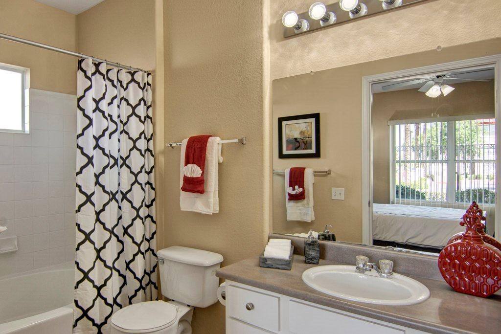 Apartment for rent at Mozaic at Steele Park, 411 E Indian School Rd, Phoenix, AZ 85012