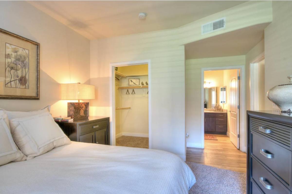 Apartment for rent at Broadstone Towne Center Apartment Homes, 1801 Gibson Blvd SE, Albuquerque, NM 87106