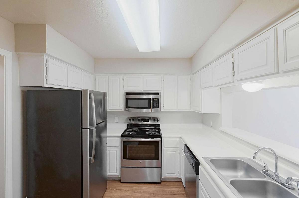Apartment for rent at Arlington Hills, 3200 S Center St, Arlington, TX 76014