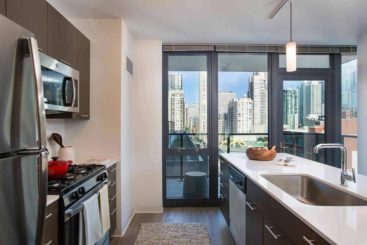Apartment for rent at 637 N Wells St, Chicago, IL 60654