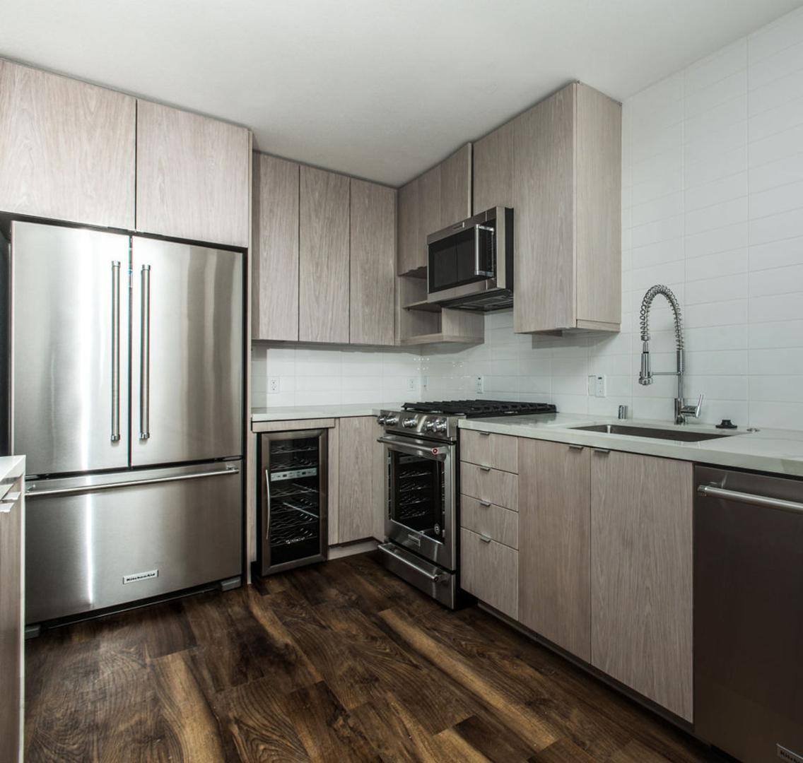 Apartment for rent at 950 S Fairfax Ave, Los Angeles, CA 90036