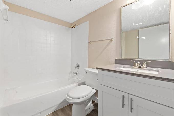 Apartment for rent at Colinas Royale, 9450 Royal Lane, Dallas, TX 75243